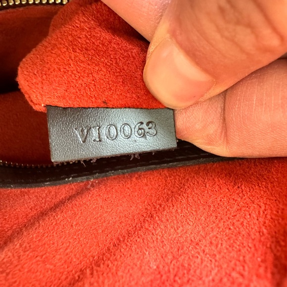 Vintage Louis Vuitton Triana - Picture 4 of 4